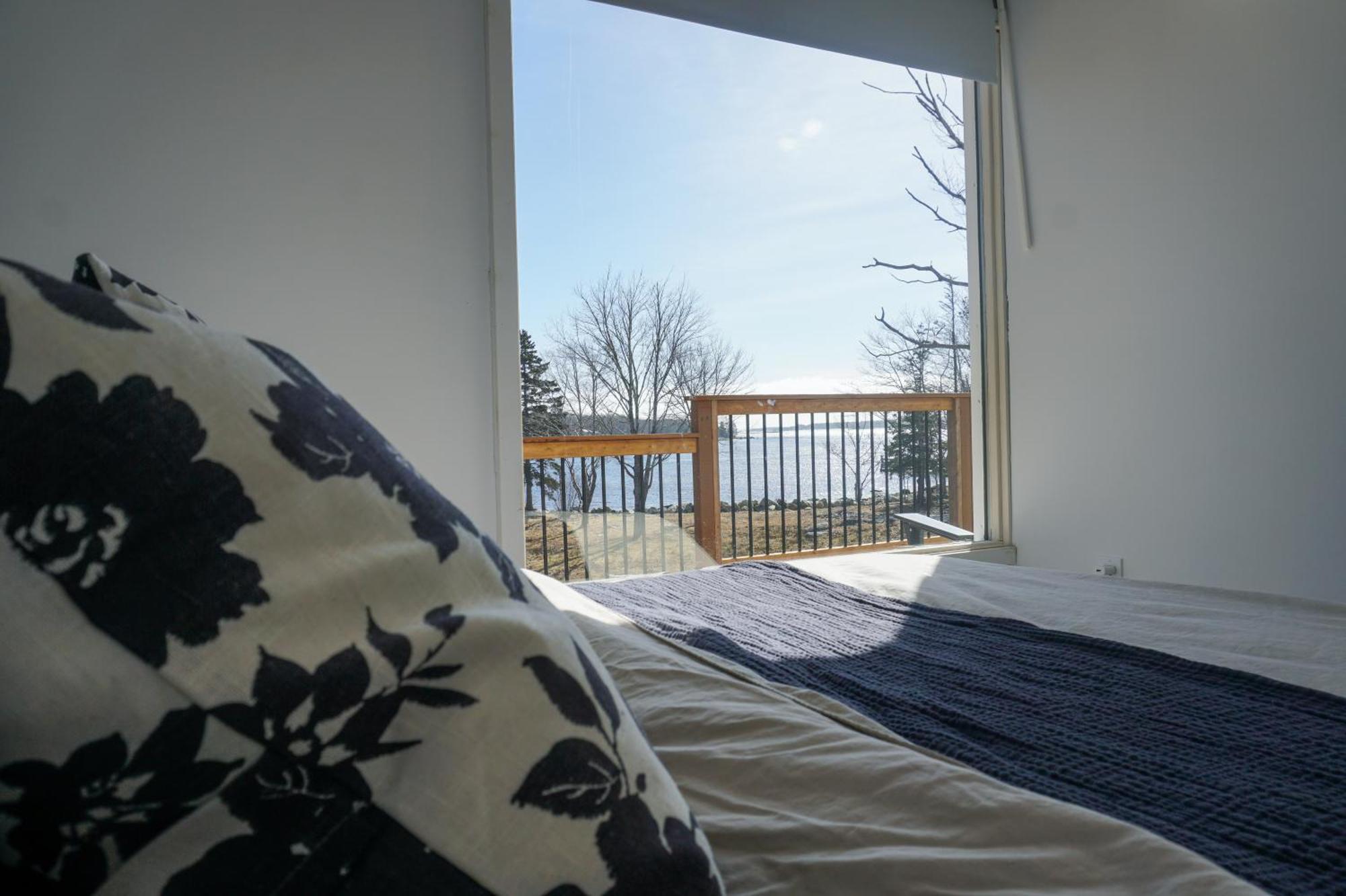 Blissful Oceanfront Cottage In Port Mouton מראה חיצוני תמונה